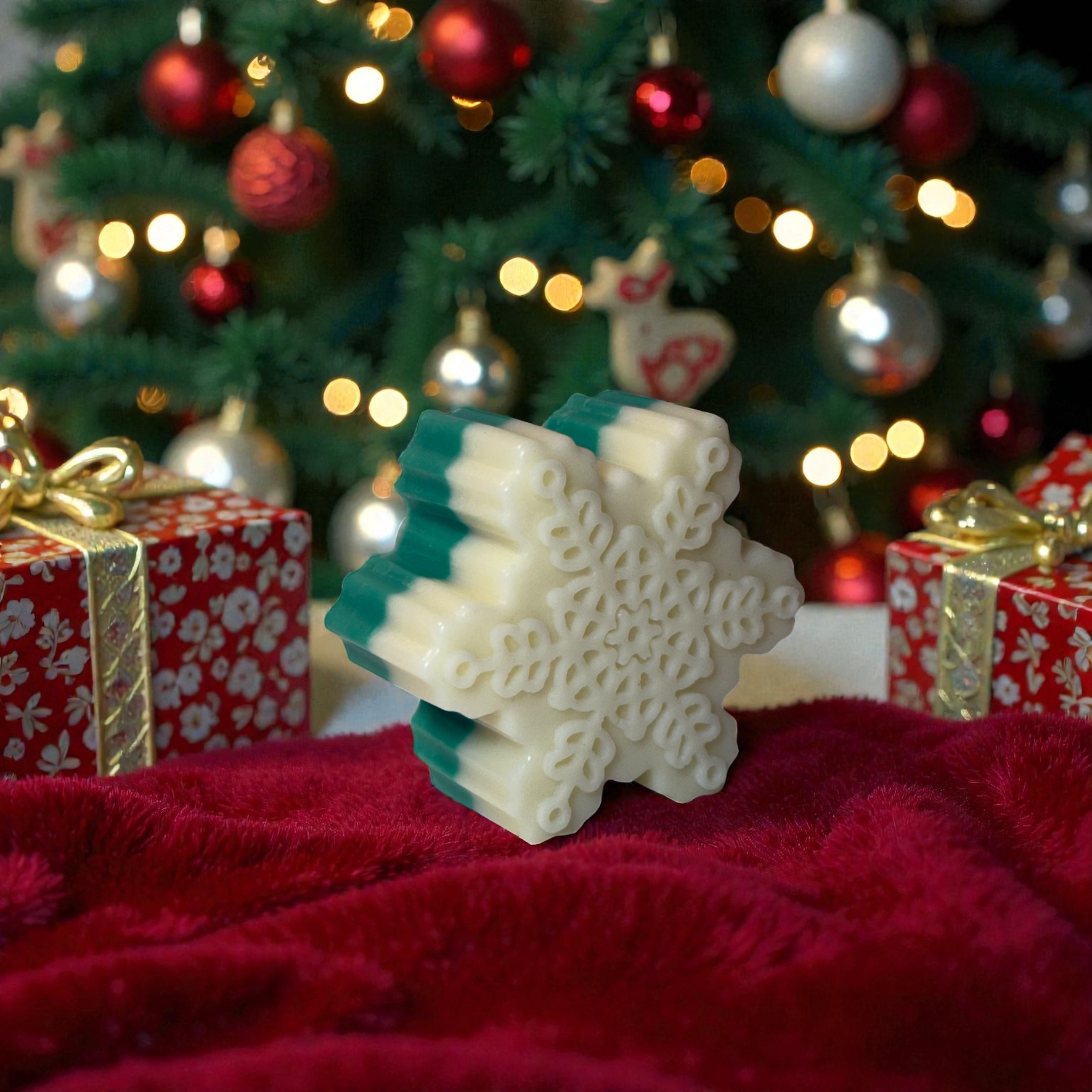 Lumanare decorativa fulg de zapada turcoaz-alb Craciun – imagine 1