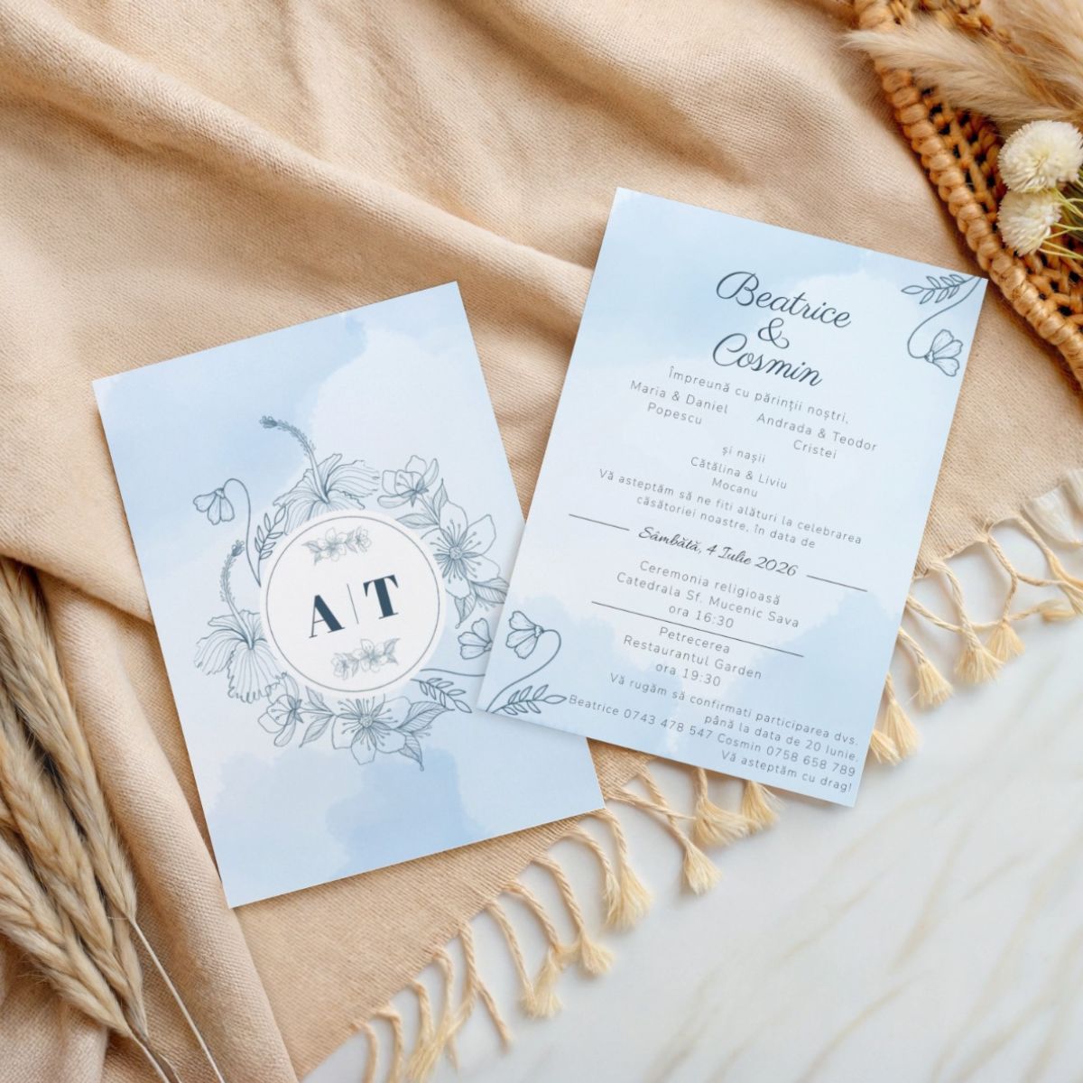 Invitație Nuntă Minimalistă - Design Floral Albastru Pastel și Monogramă – imagine 1