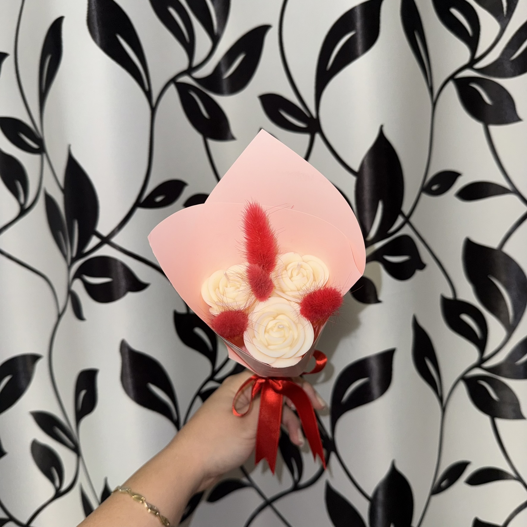 Buchet martisor cu 3 trandafiri – imagine 2